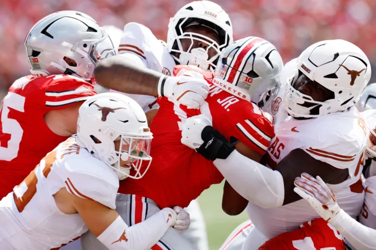 Ohio State, Oregon top two in AP Poll